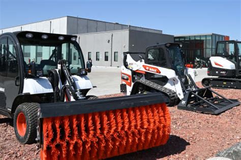 bobcat tractor dealer locator